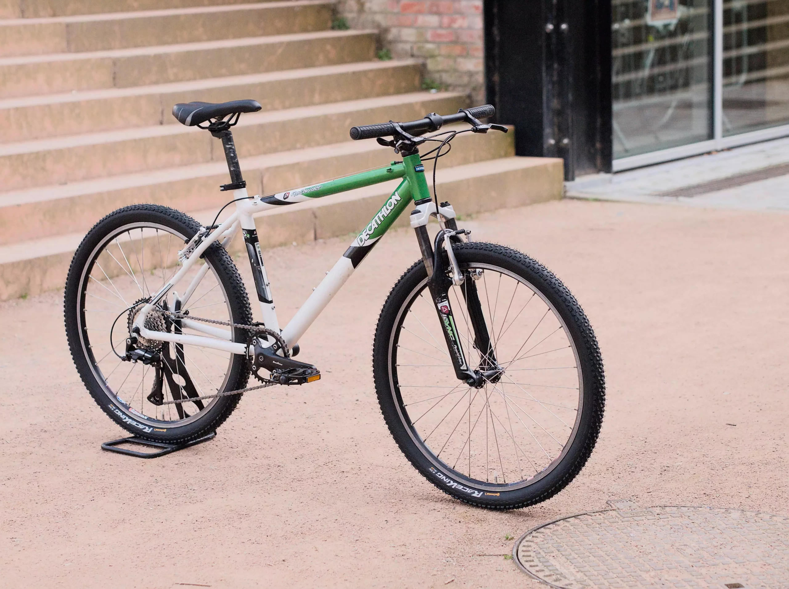 DecathlonRockriderBlancVert_02