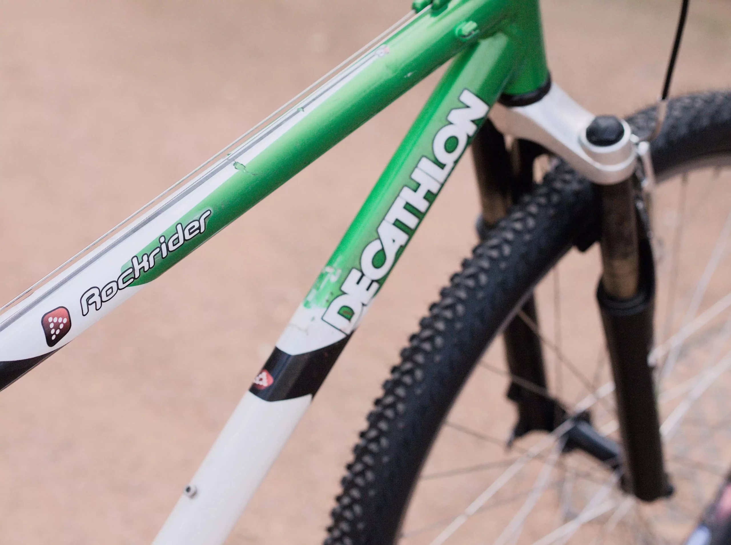 DecathlonRockriderBlancVert_04