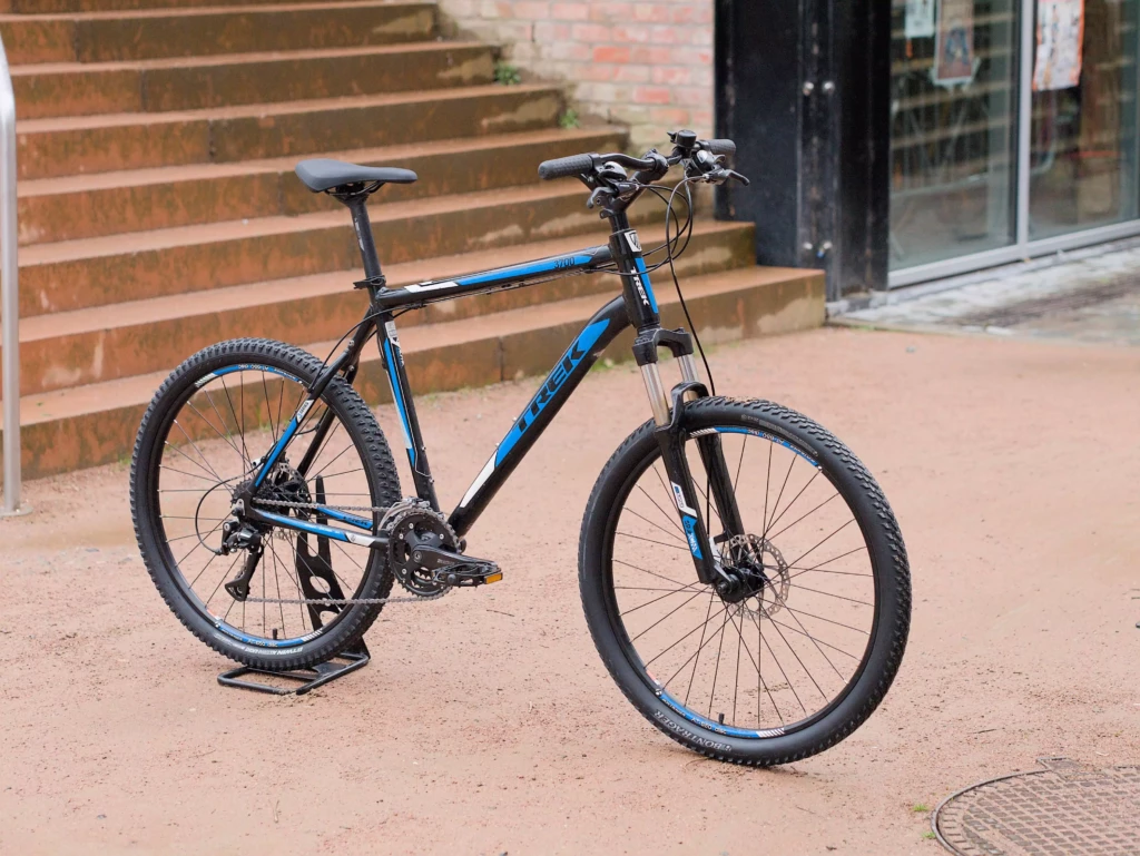 Trek3700NoirBleu_02