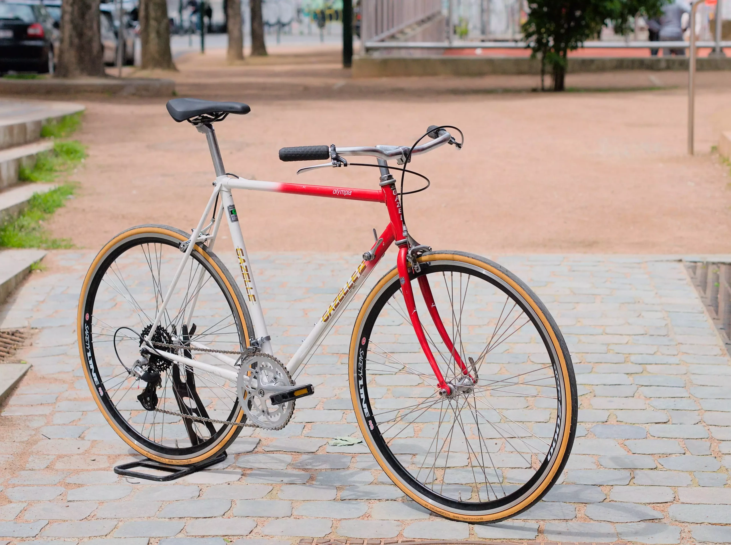 GazelleOlympiaRougeBlanc_02