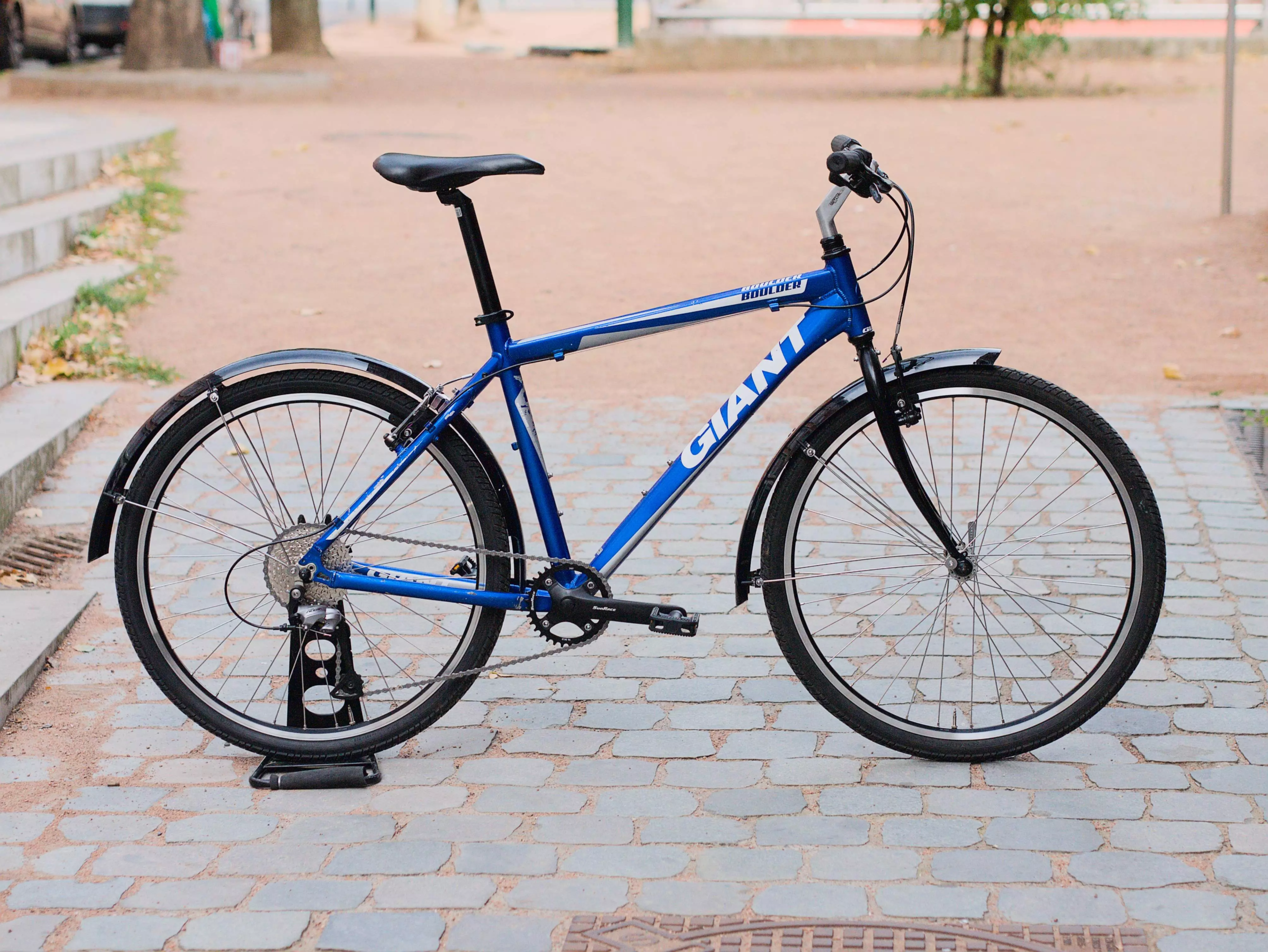 GiantBoulder_bleu_01