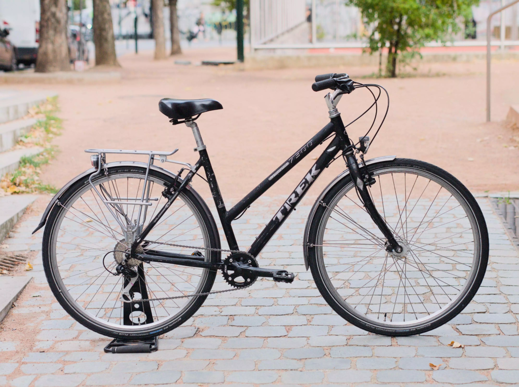 Trek7300_noir_01