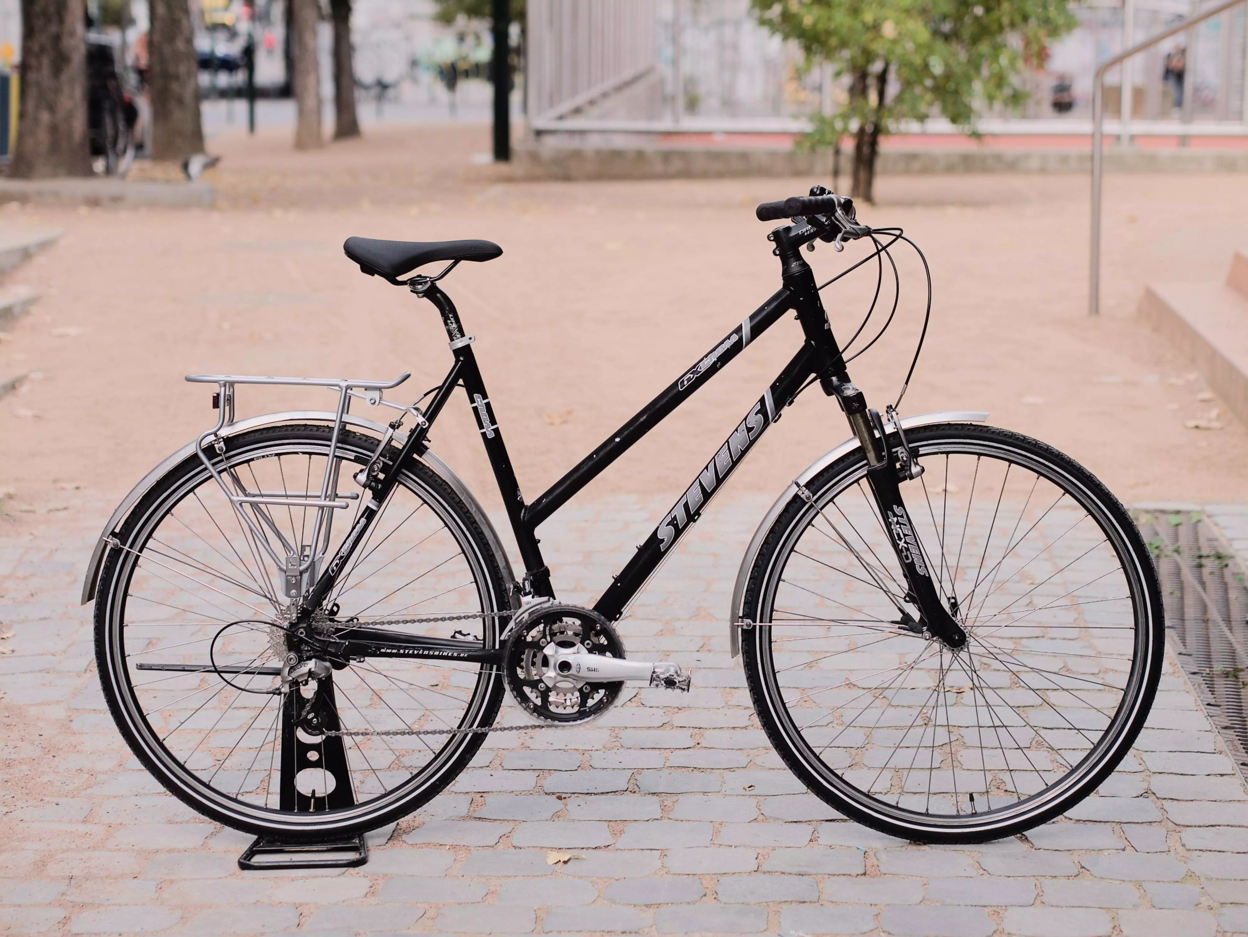 Stevens6xCross_noir_01