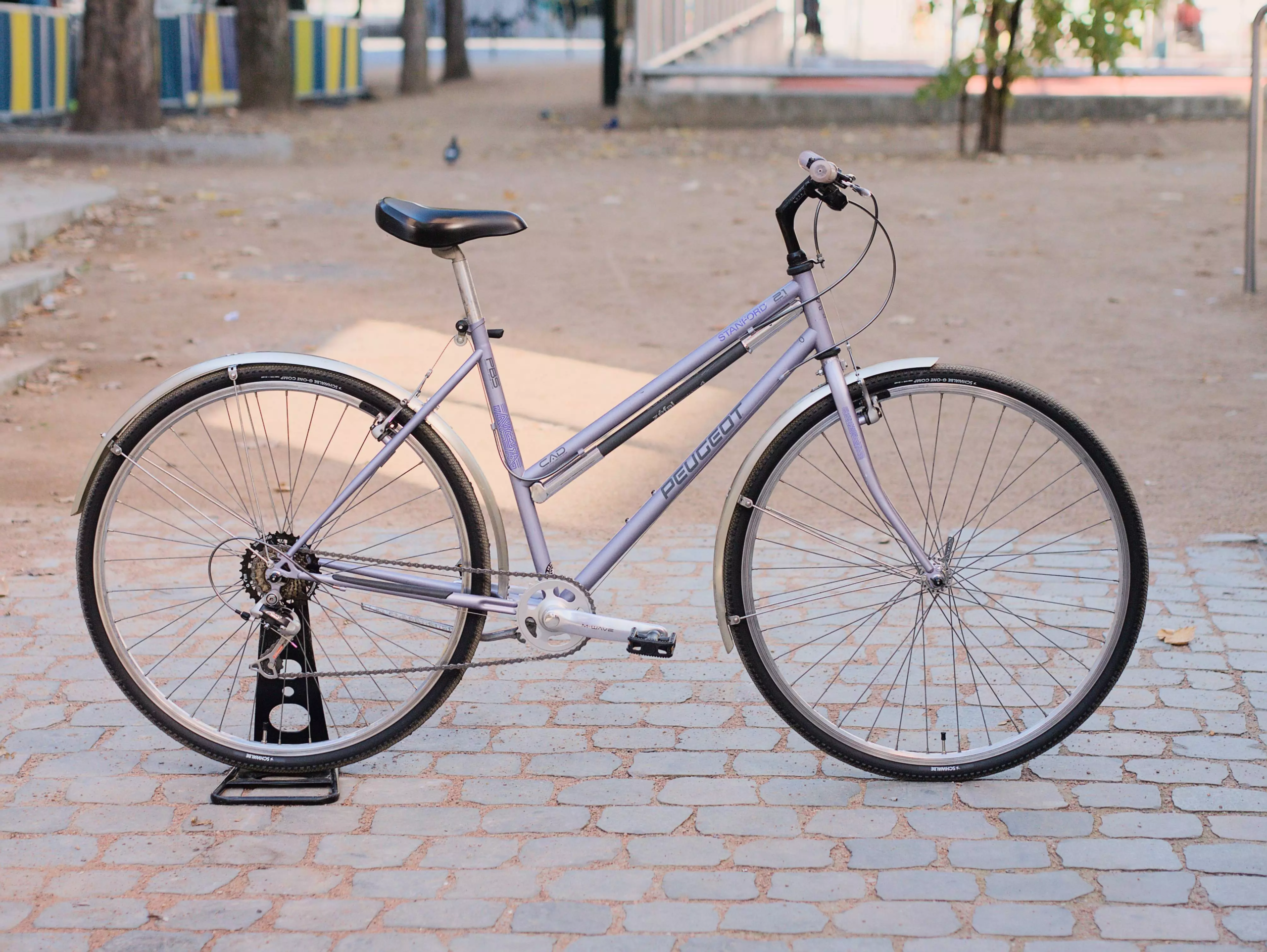 PeugeotStanford_mauve_01