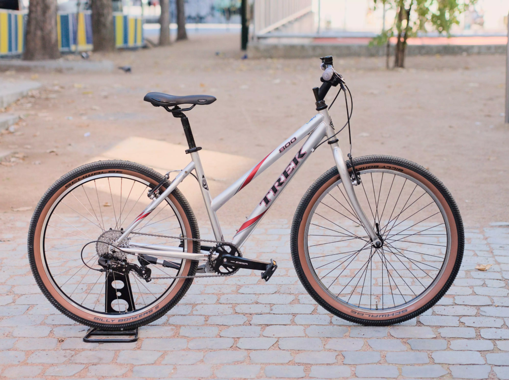 Trek800_gris_01
