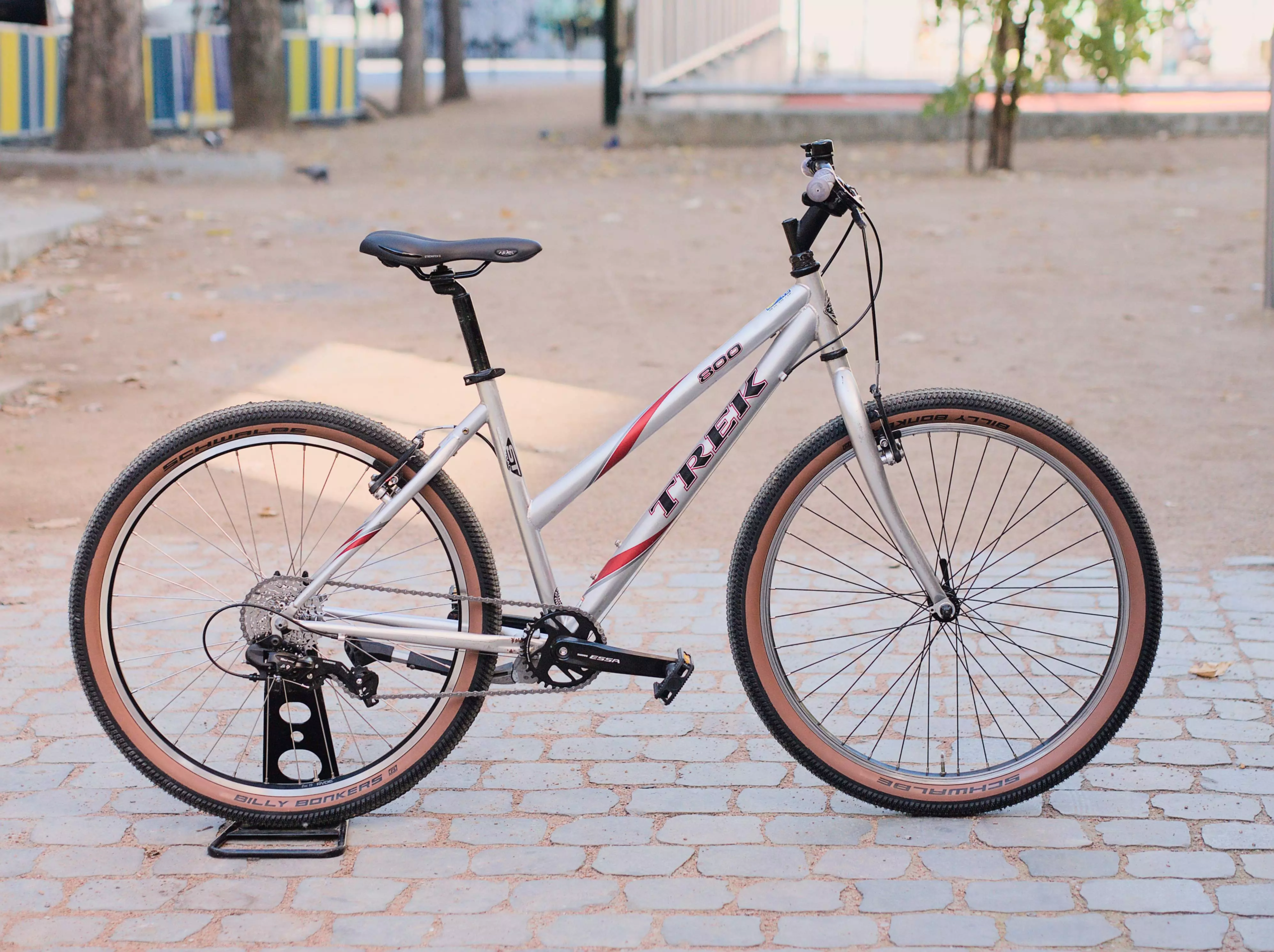 Trek800_gris_01
