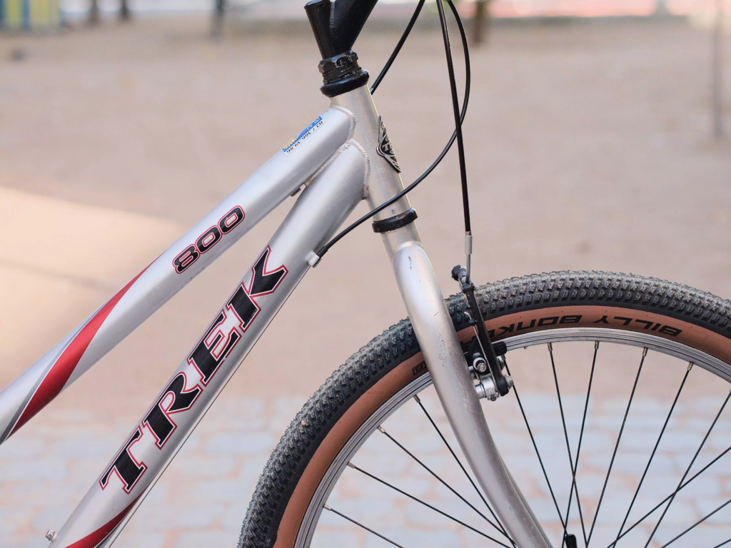 Trek800_gris_04